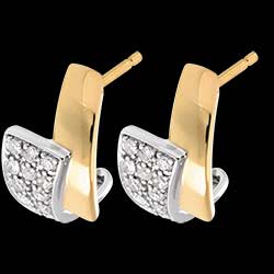 <a href=http://it.edenly.com/orecchini-cerchio-oro-diamanti/orecchini-tropico-oro-giallo-pave-24-diamanti,218,23.html?url=orecchini-cerchio-oro-diamanti&liste_cat=23 style=color:#fff;text-decoration:none;>Orecchini Tropico oro giallo pav� - 24 diamanti <br><b style=color:#FFE492;>550 €</b> (-34%) </a>