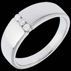 <a href=http://en.edenly.com/rings-large/trilogy-band-white-gold-diamonds,247,8.html?liste_cat=6X7X8 style=color:#fff;text-decoration:none;><u>Trilogy band-white gold  - 3 diamonds</u><br><br><strike>� 1069</strike> (-48%) <b style=color:#FF9999;>� 559</b></a>