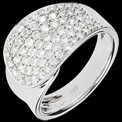 <a href=http://www.edenly.com/collection-edencity/bague-langue-de-diamants,1181,112.html?liste_cat=112 style=color:#fff;text-decoration:none;><u>Bague Langue de Diamants</u><br><br><strike>3370 €</strike> (-50%) <b style=color:#FF9999;>1690 €</b></a>