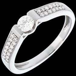 <a href=http://de.edenly.com/solitar-umrandet-von-diamanten/solitar-arche-weissgold-038-karat-29-diamanten,35,4.html?liste_cat=4 style=color:#fff;text-decoration:none;><u>Solit�r Arche in Weissgold - 0.38 Karat - 29 Diamanten</u><br><br><strike>1890 €</strike> (-48%) <b style=color:#FF9999;>990 €</b></a>