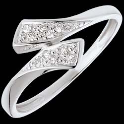 <a href=http://de.edenly.com/ringe-klassisch/ring-ruban-weissgold-10-diamanten,84,7.html?liste_cat=7 style=color:#fff;text-decoration:none;><u>Ring ruban in Weissgold - 10 Diamanten</u><br><br><strike>420 €</strike> (-31%) <b style=color:#FF9999;>290 €</b></a>