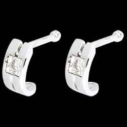 <a href=http://it.edenly.com/orecchini-cerchio-oro-diamanti/orecchini-doppio-filao-oro-bianco-diamanti,1605,23.html?url=orecchini-cerchio-oro-diamanti&liste_cat=23 style=color:#fff;text-decoration:none;>Orecchini Doppio filao oro bianco e diamanti <br><b style=color:#FFE492;>240 €</b> (-25%) </a>