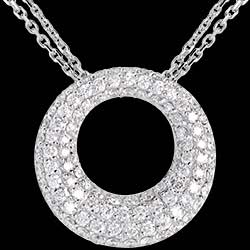 <a href=http://de.edenly.com/moderne-anhanger/collier-kassiopeia-weissgold-155-karat-104-diamant,131,16.html?liste_cat=14X15X16X29X39 style=color:#fff;text-decoration:none;><u>Collier Kassiopeia in Weissgold - 1.55 Karat - 104 Diamanten</u><br><br><strike>4230 €</strike> (-53%) <b style=color:#FF9999;>1990 €</b></a>