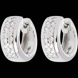 <a href=http://www.edenly.com/boucles-oreilles-creoles/boucles-oreilles-pleiade-or-blanc-pave-22-carats,204,23.html?liste_cat=20X22X24X23X38 style=color:#fff;text-decoration:none;><u>  boucles d'oreilles pl�iade or blanc pav�  - 0.22 carats - 32 diamants</u><br><br><strike>1120 €</strike> (-47%) <b style=color:#FF9999;>590 €</b></a>