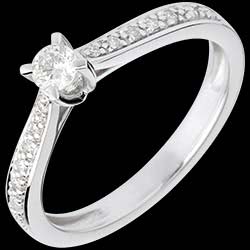 <a href=http://www.edenly.com/solitaires-accompagnes/essentiel-solitaire-or-blanc-pave,870,4.html?liste_cat=2X3X4X5X12 style=color:#fff;text-decoration:none;><u>L'essentiel d'un solitaire or blanc pav�</u><br><br><strike>920 €</strike> (-36%) <b style=color:#FF9999;>590 €</b></a>