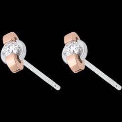 <a href=http://de.edenly.com/ohrstecker-diamanten/ohrstecker-coulisse-rose-und-weissgold,414,22.html?liste_cat=22 style=color:#fff;text-decoration:none;><u>Ohrstecker mit Diamanten Kulisse in Rot- und Wei�gold</u><br><br><b>460 €</b></a>