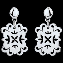 <a href=http://argent.edenly.com/boucles-d-orelles-pendantes-argent/boucles-oreilles-dentelle-fleurie,6017,2024.html?liste_cat=2020X2022X2024X2023 style=color:#fff;text-decoration:none;><u>Boucles d'oreilles Dentelle fleurie 1</u><br><br><strike>130 €</strike> (-31%) <b style=color:#FF9999;>90 €</b></a>
