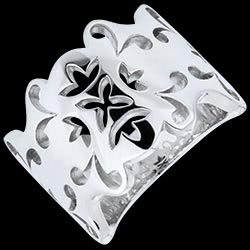 <a href=http://argent.edenly.com/bagues-larges-argent/bague-dentelle-fleurie,6018,2008.html style=color:#fff;text-decoration:none;><u>Bague Dentelle Fleurie 2</u><br><br><strike>130 €</strike> (-31%) <b style=color:#FF9999;>90 €</b></a>
