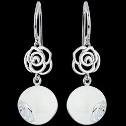 <a href=http://argent.edenly.com/boucles-d-orelles-pendantes-argent/boucles-oreilles-camelia-vision,6027,2024.html?liste_cat=2020X2022X2024X2023 style=color:#fff;text-decoration:none;><u>Boucles d'oreilles Cam�lia Vision 3</u><br><br><strike>130 €</strike> (-31%) <b style=color:#FF9999;>90 €</b></a>