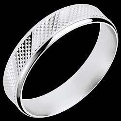 <a href=http://en.edenly.com/gold-wedding-ring-man/white-gold-loft-ring,1053,30.html?liste_cat=30 style=color:#fff;text-decoration:none;><u>White Gold Loft Ring</u><br><br><b>� 769</b></a>