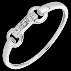 <a href=http://de.edenly.com/ringe-klassisch/diamant-ring-equestria-weissgold,1541,7.html?liste_cat=7 style=color:#fff;text-decoration:none;><u>Diamantring Equestria in Wei�gold</u><br><br><strike>260 €</strike> (-27%) <b style=color:#FF9999;>190 €</b></a>