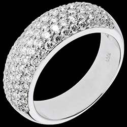 <a href=http://www.edenly.com/collection-edencity/bague-electra,1212,112.html?liste_cat=112 style=color:#fff;text-decoration:none;><u>Bague Electra</u><br><br><strike>5870 €</strike> (-66%) <b style=color:#FF9999;>1990 €</b></a>