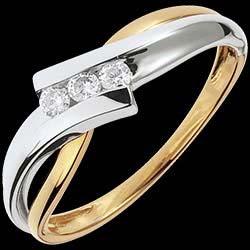 <a href=http://en.edenly.com/rings-fine/white-and-yellow-gold-musical-theory,1096,7.html?liste_cat=7 style=color:#fff;text-decoration:none;><u>White and Yellow Gold Musical Theory Trilogy Ring - 3 Diamonds</u><br><br><b>� 749</b></a>