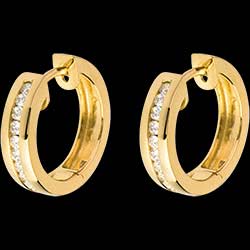 <a href=http://www.edenly.com/boucles-oreilles-creoles/creoles-or-jaune-diamants-serti-rail-mm-24-carats,333,23.html?liste_cat=20X22X24X23X38 style=color:#fff;text-decoration:none;><u>Cr�oles or jaune diamants - serti rail (MM) - 0.24 carats - 22 diamants</u><br><br><strike>1150 €</strike> (-49%) <b style=color:#FF9999;>590 €</b></a>