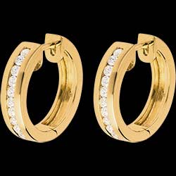 <a href=http://www.edenly.com/boucles-oreilles-creoles/creoles-or-jaune-diamants-serti-rail-mm-33-carats,335,23.html?liste_cat=20X22X24X23X38 style=color:#fff;text-decoration:none;><u>Cr�oles or jaune diamants - serti rail (MM+) - 0.33 carats - 22 diamants</u><br><br><strike>1500 €</strike> (-41%) <b style=color:#FF9999;>890 €</b></a>
