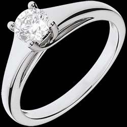 <a href=http://es.edenly.com/solitarios-diamante/anillo-solitario-diadema-oro-blanco,1141,3.html?url=anillos-compromiso&liste_cat=2X3X4X5X12 style=color:#fff;text-decoration:none;>Anillo Solitario diadema oro blanco <br><b style=color:#FFE492;>1490 €</b> (-57%) </a>
