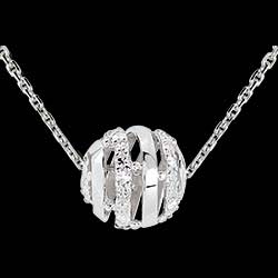 <a href=http://www.edenly.com/collier-moderne/collier-amour-en-cage-or-blanc-11-diamants-9k,1839,16.html style=color:#fff;text-decoration:none;>Collier Amour en Cage or blanc - 11 diamants - 45cm <br><b>450 €</b></a>