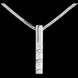 <a href=http://de.edenly.com/klassische-anhanger/anhanger-trilogie-talisman-in-weissgold-22-karat-d,249,15.html?liste_cat=15 style=color:#fff;text-decoration:none;><u>Diamant Anh�nger Trilogie Talisman in Weissgold - 0.22 Karat - 3 Diamanten</u><br><br><strike>650 €</strike> (-40%) <b style=color:#FF9999;>390 €</b></a>