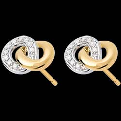 <a href=http://www.edenly.com/puces-diamants/boucles-oreilles-puce-sautoir-20-diamants,219,22.html?liste_cat=20X22X24X23X38 style=color:#fff;text-decoration:none;><u>Boucles d'oreilles puce sautoir - 20 diamants</u><br><br><strike>620 €</strike> (-31%) <b style=color:#FF9999;>430 €</b></a>