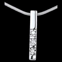<a href=http://argent.edenly.com/collier-ras-le-cou-argent/collier-trilogie-toteme-argent-diamant,6257,2016.html?liste_cat=2016 style=color:#fff;text-decoration:none;><u>Collier Trilogie Tot�me argent et diamant</u><br><br><b>119 €</b></a>