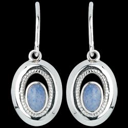 <a href=http://argent.edenly.com/boucles-d-orelles-pendantes-argent/boucles-oreilles-bleu-reve,6065,2024.html?liste_cat=2024 style=color:#fff;text-decoration:none;><u>Boucles d'oreilles Bleu R�ve 2</u><br><br><b>110 €</b></a>