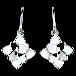 <a href=http://argent.edenly.com/boucles-d-orelles-pendantes-argent/boucles-oreilles-bianca,6071,2024.html style=color:#fff;text-decoration:none;><u>Boucles d'oreilles Bianca 1</u><br><br><strike>100 €</strike> (-30%) <b style=color:#FF9999;>70 €</b></a>