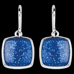 <a href=http://argent.edenly.com/boucles-d-orelles-pendantes-argent/boucles-oreilles-nuit-magique,6083,2024.html?liste_cat=2020X2022X2024X2023 style=color:#fff;text-decoration:none;><u>Boucles d'oreilles Nuit Magique</u><br><br><strike>100 €</strike> (-30%) <b style=color:#FF9999;>70 €</b></a>