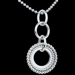 <a href=http://argent.edenly.com/collier-ras-le-cou-argent/collier-caviar,6104,2016.html?liste_cat=2016 style=color:#fff;text-decoration:none;><u>Collier Caviar</u><br><br><strike>160 €</strike> (-31%) <b style=color:#FF9999;>110 €</b></a>