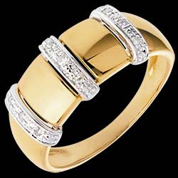 <a href=http://www.edenly.com/bagues-larges/bague-triade-or-jaune-pavee-diamants,339,8.html?liste_cat=6X7X8X32X33X35 style=color:#fff;text-decoration:none;><u>Bague triade or jaune pav�e - 9 diamants</u><br><br><strike>950 €</strike> (-48%) <b style=color:#FF9999;>490 €</b></a>