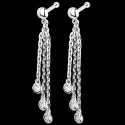 <a href=http://www.edenly.com/boucles-oreilles-pendantes/boucles-oreilles-pendants-cascade-or-blanc,1622,24.html?liste_cat=20X22X24X23X38 style=color:#fff;text-decoration:none;><u>Boucles d'oreilles pendants cascade or blanc</u><br><br><b>320 €</b></a>