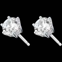 <a href=http://www.edenly.com/puces-diamants/boucles-oreilles-or-blanc-diamant-griffes-carats,852,22.html?liste_cat=20X22X24X23X38 style=color:#fff;text-decoration:none;><u>Boucles d'oreilles or blanc - diamant 6 griffes - - 2 carats</u><br><br><strike>18830 €</strike> (-26%) <b style=color:#FF9999;>13990 €</b></a>
