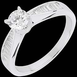 <a href=creation-bague.php?produit=30202&liste_cat=2X3X4X5X12 style=color:#fff;text-decoration:none;><u>Ring nach Ma� 30202</u><br><br><b>2730 €</b></a>