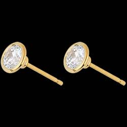 <a href=http://www.edenly.com/puces-diamants/collier-pendentif-poupee-solitaire,1331,22.html?liste_cat=20X22X24X23X38 style=color:#fff;text-decoration:none;><u>Boucles d'oreilles Poup�e Solitaire or jaune</u><br><br><b>8990 €</b></a>