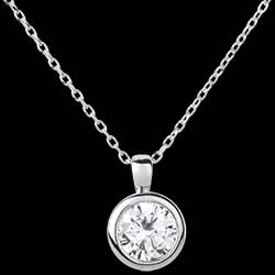 <a href=http://www.edenly.com/collection-lune-d-eden/collier-poupee-solitaire-or-blanc,1341,118.html?liste_cat=118 style=color:#fff;text-decoration:none;><u>Collier Poup�e Solitaire or blanc</u><br><br><b>17840 €</b></a>