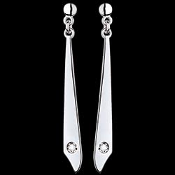 <a href=http://argent.edenly.com/boucles-d-orelles-pendantes-argent/boucles-oreilles-pendantes-cravatte-argent-diamant,6115,2024.html?liste_cat=2020X2022X2024X2023 style=color:#fff;text-decoration:none;><u>Boucles d'oreilles pendantes Cravatte - Argent Diamant</u><br><br><strike>140 €</strike> (-29%) <b style=color:#FF9999;>100 €</b></a>