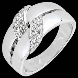 <a href=http://en.edenly.com/rings-large/supreme-connection-ring,1321,8.html?liste_cat=6X7X8 style=color:#fff;text-decoration:none;><u>Supreme Connection Ring</u><br><br><strike>� 2659</strike> (-51%) <b style=color:#FF9999;>� 1309</b></a>