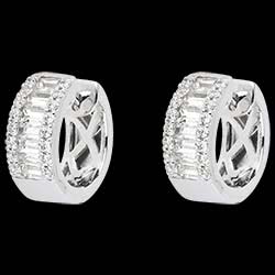<a href=http://www.edenly.com/collection-edencity/boucles-d-oreilles-palais-royal,1333,112.html?liste_cat=112 style=color:#fff;text-decoration:none;><u>Boucles d'oreilles Palais Royal</u><br><br><b>3990 €</b></a>