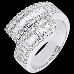 <a href=http://www.edenly.com/collection-edencity/bague-voie-royale,1320,112.html?liste_cat=112 style=color:#fff;text-decoration:none;><u>Bague Voie Royale</u><br><br><strike>7880 €</strike> (-24%) <b style=color:#FF9999;>5990 €</b></a>