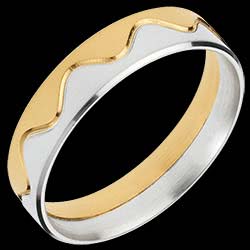 <a href=http://en.edenly.com/gold-wedding-ring-man/yellow-and-white-gold-corona-ring,1069,30.html?liste_cat=30 style=color:#fff;text-decoration:none;><u>Yellow and White Gold Corona Ring</u><br><br><b>� 629</b></a>