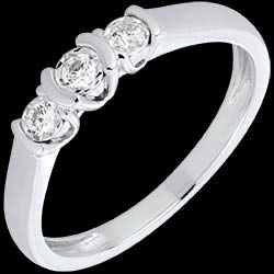 <a href=http://de.edenly.com/trilogie/diamantring-trilogie-spange-weissgold,1555,5.html?liste_cat=5 style=color:#fff;text-decoration:none;><u>Diamantring Trilogie Spange Wei�gold</u><br><br><strike>760 €</strike> (-31%) <b style=color:#FF9999;>525 €</b></a>