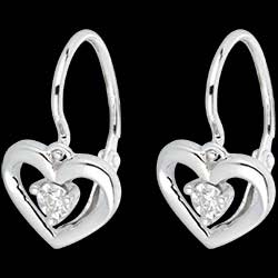 <a href=http://www.edenly.com/boucles-oreilles-pendantes/boucles-oreilles-mon-amour-or-blanc-diamants,1624,24.html?liste_cat=20X22X24X23X38 style=color:#fff;text-decoration:none;><u>Boucles d'oreilles mon amour or blanc et diamants</u><br><br><strike>290 €</strike> (-17%) <b style=color:#FF9999;>240 €</b></a>