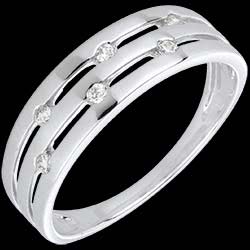 <a href=http://it.edenly.com/fedi-nuziali-oro-diamanti/anello-sera-estate-oro-bianco-diamanti,1564,10.html?url=fedi-nuziali-oro-diamanti&liste_cat=10 style=color:#fff;text-decoration:none;>Anello Sera d'estate oro bianco e diamanti <br><b style=color:#FFE492;>380 €</b> (-30%) </a>