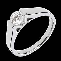 <a href=http://es.edenly.com/solitarios-diamante/anillo-medida-30104,30104,3.html?url=anillos-compromiso&liste_cat=2X3X4X5X12 style=color:#fff;text-decoration:none;>Anillo a medida 30104 <br><b>3570 €</b></a>