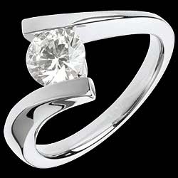 <a href=creation-bague.php?produit=30112&liste_cat=1002X1003X1004X1005X1012 style=color:#fff;text-decoration:none;><u>Bague sur mesure 30112</u><br><br><b>10820 €</b></a>