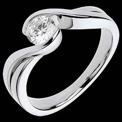 <a href=/creation-bague.php?produit=31113&url=anillos-compromiso&liste_cat=2X3X4X5X12 style=color:#fff;text-decoration:none;>Anillo a medida 31113 <br><b>3700 €</b></a>