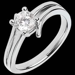 <a href=/creation-bague.php?produit=31126&url=anillos-compromiso&liste_cat=2X3X4X5X12 style=color:#fff;text-decoration:none;>Anillo a medida 31126 <br><b>6500 €</b></a>