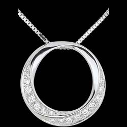 <a href=http://www.edenly.com/collier-moderne/collier-lady-or-blanc-diamants,1532,16.html style=color:#fff;text-decoration:none;><u>Collier Lady or blanc et diamants</u><br><br><strike>1330 €</strike> (-50%) <b style=color:#FF9999;>665 €</b></a>