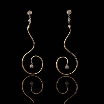 <a href=http://www.edenly.com/boucles-oreilles-pendantes/bo-hypnose-jardin-d-edenly,2006,24.html?liste_cat=20X22X24X23X38 style=color:#fff;text-decoration:none;><u>Boucles d'oreilles Hypnose du Jardin d'edenly</u><br><br><strike>1490 €</strike> <b style=color:#FF9999;>1390 €</b></a>