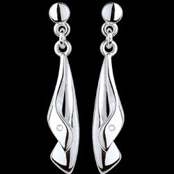 <a href=http://argent.edenly.com/boucles-d-orelles-pendantes-argent/boucles-oreilles-pendantes-lumea-argent-diamant,6122,2024.html?liste_cat=2020X2022X2024X2023 style=color:#fff;text-decoration:none;><u>Boucles d'oreilles pendantes Lumea - Argent Diamant</u><br><br><strike>110 €</strike> (-27%) <b style=color:#FF9999;>80 €</b></a>