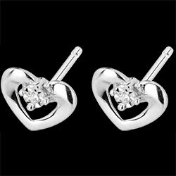 <a href=http://es.edenly.com/pendientes-cortos/pendientes-cortos-preciosos-corazones-oro-blanco-diamantes,1608,22.html?url=pendientes&liste_cat=20X22X24X23X38X44 style=color:#fff;text-decoration:none;>Pendientes cortos preciosos corazones oro blanco y diamantes <br><b>180 €</b></a>